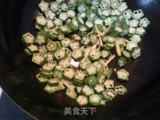秋葵炒蛋的做法步骤:5