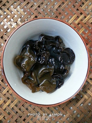 美丽神话--西洋参炖桂圆、枸杞、红枣羹的做法步骤:2