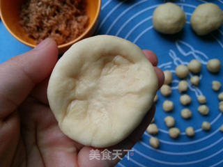 小乌龟肉松面包的做法步骤:7