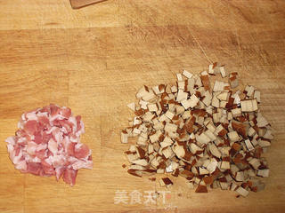 肉臊米线的做法步骤:2