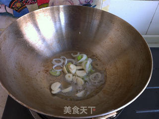 菜花炒肉的做法步骤:4