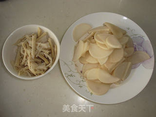 酸萝卜老鸭汤的做法步骤:2