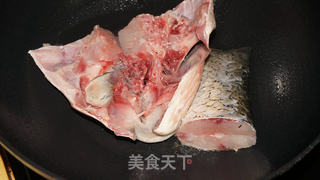 一鱼两吃之鱼头豆腐汤的做法步骤:5