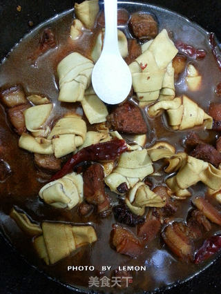 妈妈的味道--千张结烧五花肉的做法步骤:13