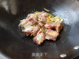 南瓜焖排骨的做法步骤:6