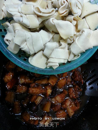 妈妈的味道--千张结烧五花肉的做法步骤:11