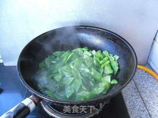 青椒炒双豆的做法步骤:3