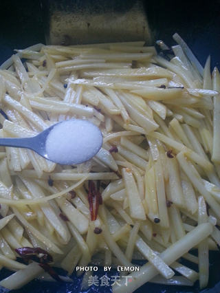 超级简单--炒酸辣土豆丝的做法步骤:5