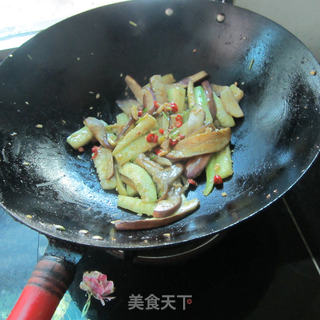 丝瓜炒茄子的做法步骤：8
