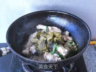 酸菜鸭腿的做法步骤:5