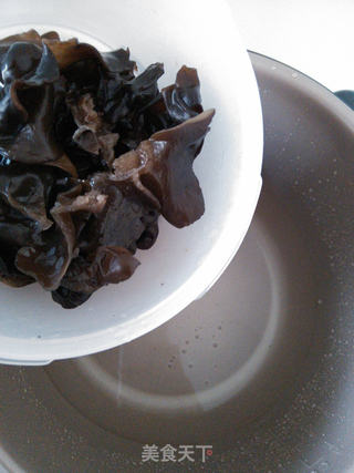 菰米双黑粥的做法步骤:3