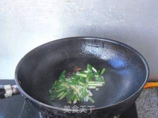 酸菜鸭腿的做法步骤:3