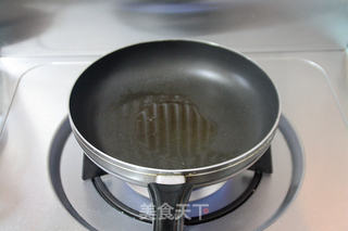 【葱香油渣千层发面饼】的做法步骤:15
