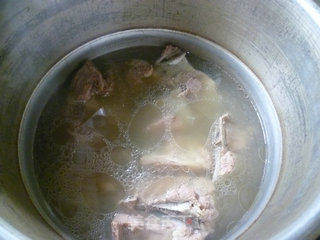 豆结青菜肉骨汤的做法步骤:7