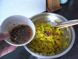 蒜椒拌黄花的做法步骤：8