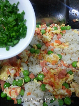 儿时最爱的老朋友--扬州炒饭的做法步骤:10