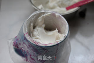 新年送美丽——奶油玫瑰蛋糕的做法步骤:10