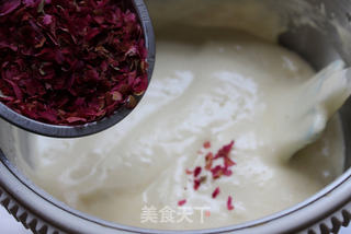 新年送美丽——奶油玫瑰蛋糕的做法步骤:6