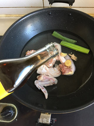 菌菇鸡汤的做法步骤:2