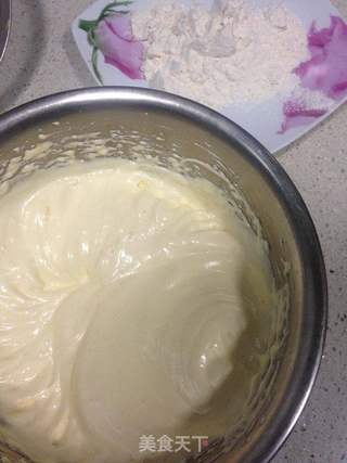 糖珠圣诞树杯蛋糕的做法步骤:6