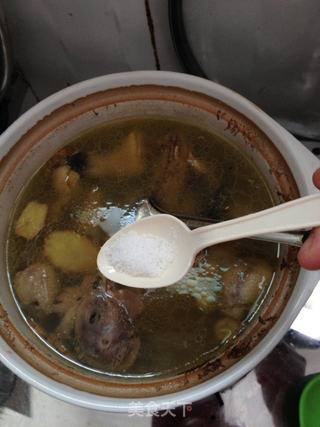 防秋燥--沙参麦冬炖鸡汤的做法步骤:7