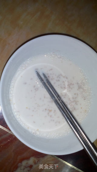 花朵牛奶面包的做法步骤:2
