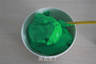 【番茄配方】圣诞花环奶油蛋糕——圣诞的气息更加浓郁啦!的做法步骤:22