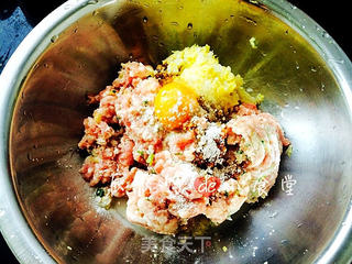 【重发】好吃不如饺子,人人都爱的白菜饺子的做法步骤:2