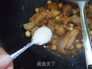 九月选食防秋燥--莲蓬扣猪脚包的做法步骤:10