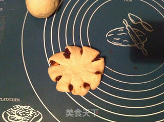 果酱花包的做法步骤:6