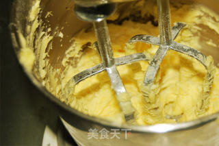 原味曲奇(酥松性小西饼)的做法步骤:4