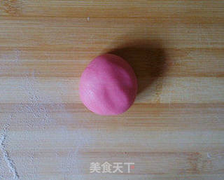 可爱的小猪豆沙包的做法步骤:5