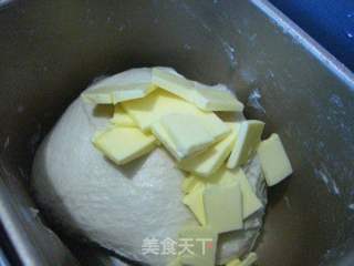 火腿核桃仁披萨的做法步骤:2