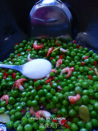 虾子打豆豆--豌豆烩虾子的做法步骤:7