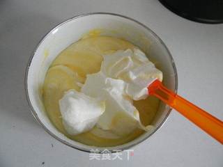 小戚风蓝莓蛋糕的做法步骤:7