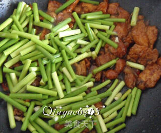 肉炒蒜苔木耳的做法步骤:9