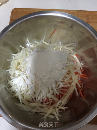 胡萝卜土豆饼的做法步骤:3