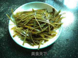 辣椒油拌海带丝的做法步骤：2