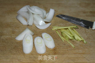 辣酱烤鸡翅的做法步骤:2