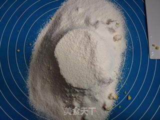 依然学烘焙--酸酸甜甜草莓派的做法步骤：2