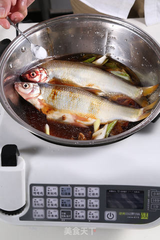 红烧撅嘴鲢—捷赛私房菜的做法步骤:2