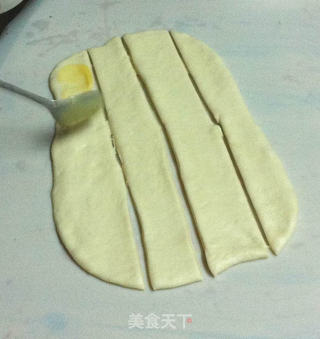 奶香浓郁的练奶手撕面包的做法步骤:8