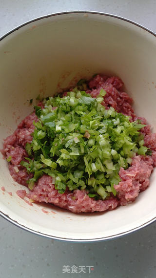 芹菜牛肉包的做法步骤:7