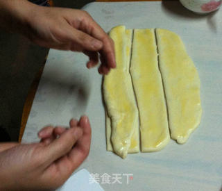 奶香浓郁的练奶手撕面包的做法步骤:9