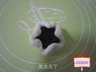 蔓越莓梅花蒸饺的做法步骤:6