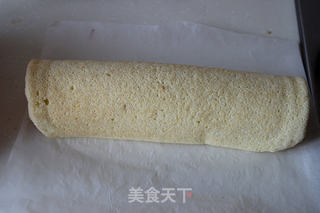 蓝莓戚风蛋糕卷的做法步骤:7