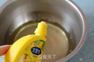 卷卷手残党的救星:【豆腐木薯戚风】的做法步骤:9