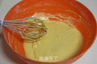 蓝莓戚风蛋糕卷的做法步骤:2