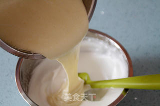 卷卷手残党的救星:【豆腐木薯戚风】的做法步骤:15