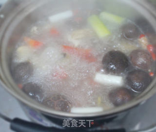 三黄鸡炖香菇的做法步骤:14